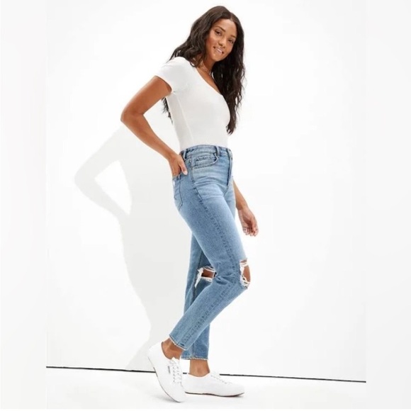 American Eagle Outfitters | Women’s Medium Blue Distressed Mom Jeans, size 4 - Picture 1 of 16